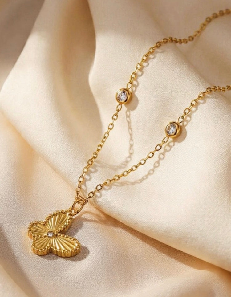 FLUTTER necklace